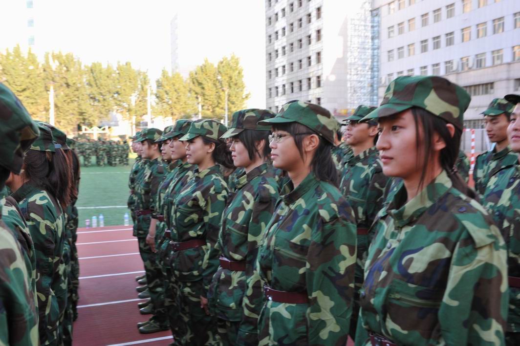 2013级学生军训集锦-忻州师范学院武装保卫部